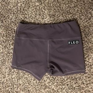 Fleo Shorts- Large